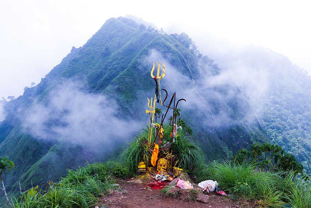 मकवानपुरको लटारम्मेश्वर महादेवको मन्दिर: नयाँ पर्यटकीय गन्तव्य बन्दै