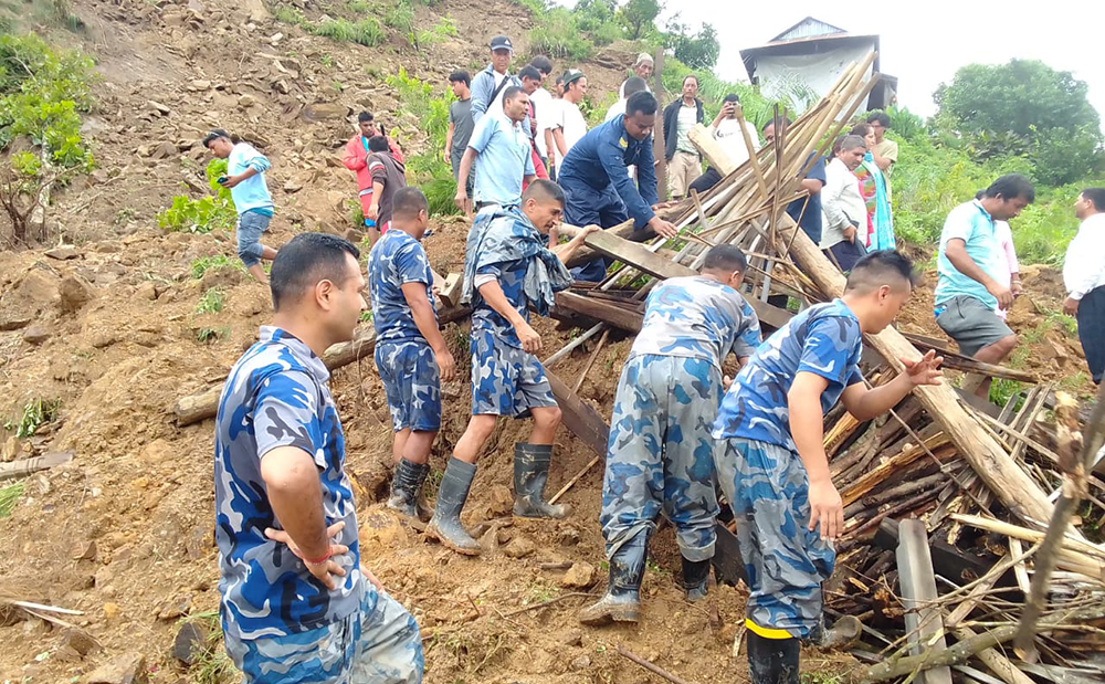 बाढी, पहिरो लगायतका विपद्‍मा परी हालसम्म १२५ जनाको मृत्यु