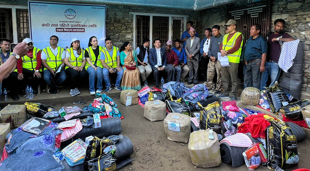 एनआरएनएद्वारा दक्षिणकाली र सिस्नेरीका बाढी प्रभावित १२० परिवारलाई राहत वितरण