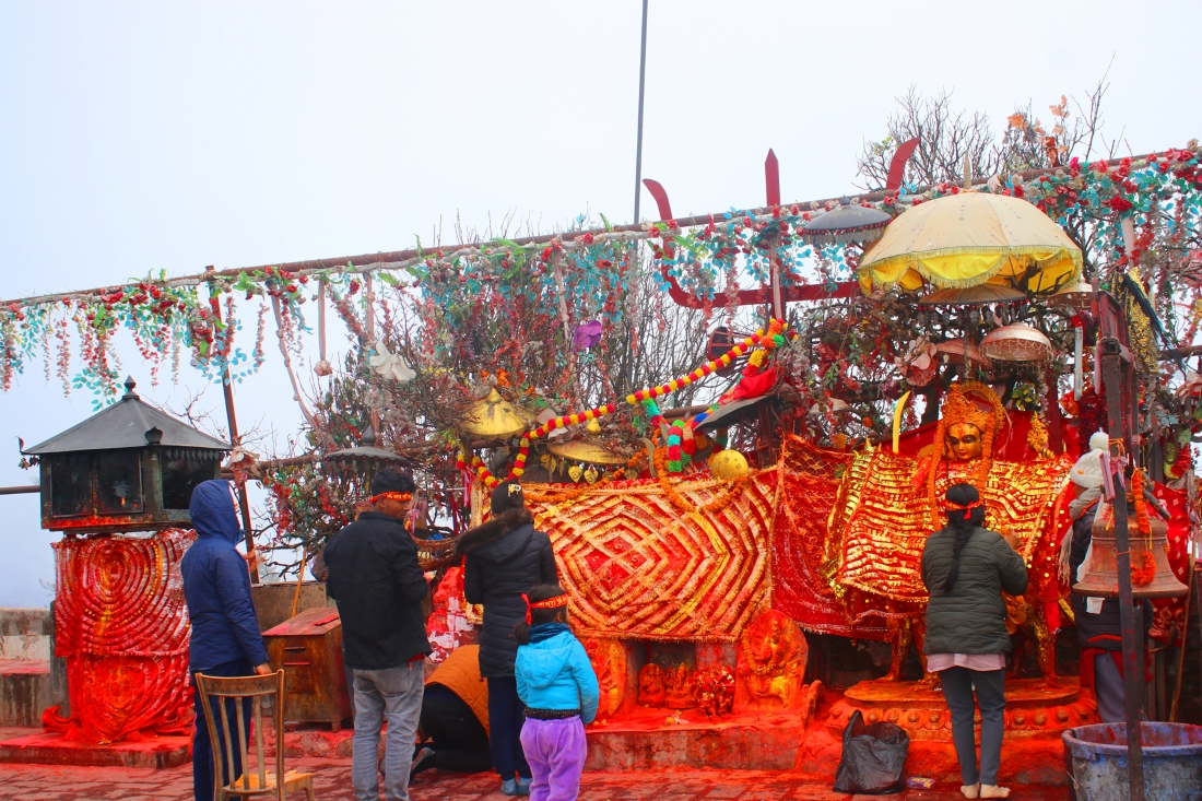 पर्व नजिकिएसँगै पाथीभरा मन्दिरमा तीर्थयात्रीको चाप